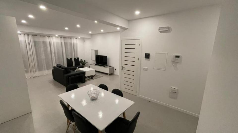 Duarte Apartments - Lux ミンデロ エクステリア 写真